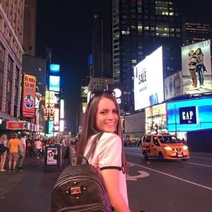 Meet your Posher, Ana